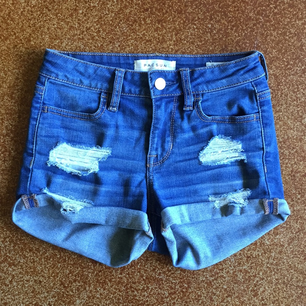 Women’s pacsun distressed shorts